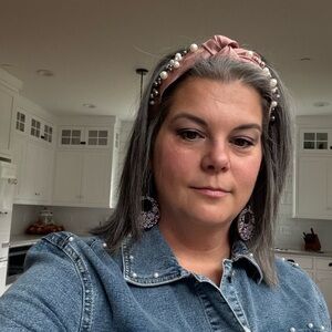 Meet your Posher, Antoinette